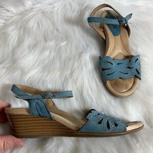 Earth Orchid Shadow Kitten Blue Wedge Sandals Sz 6